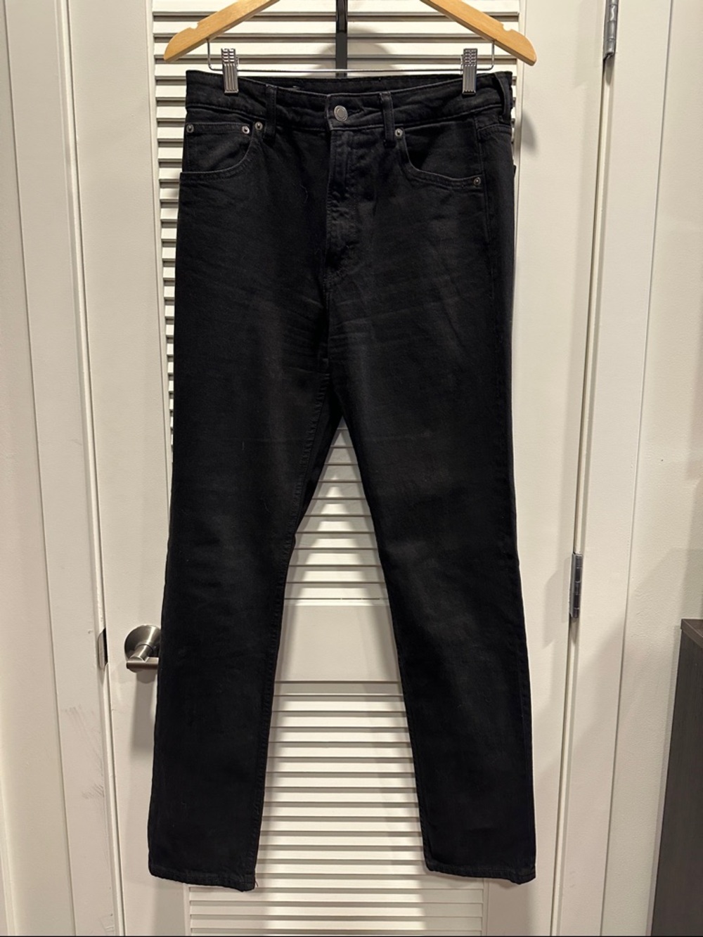 Zara Women’s Black Slim Straight Jeans
